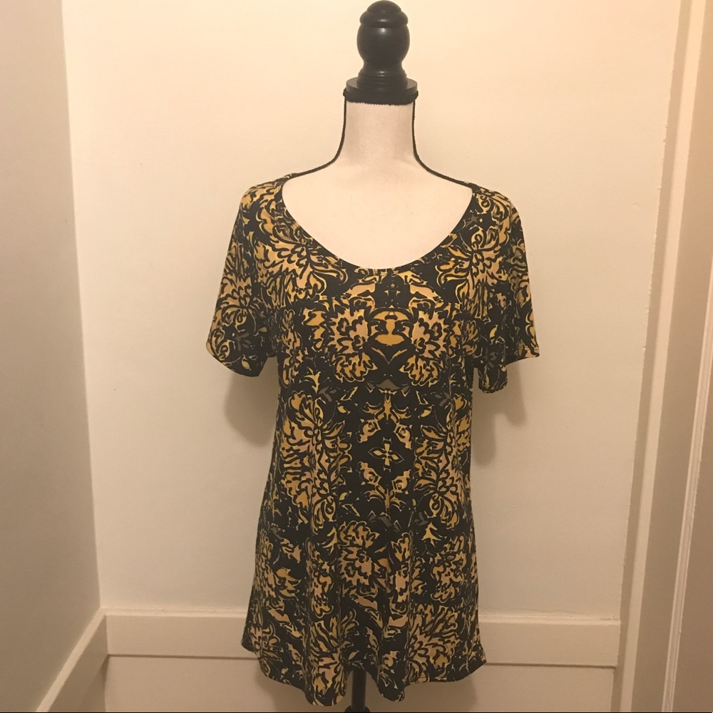 Lularoe Classic Floral High low Top